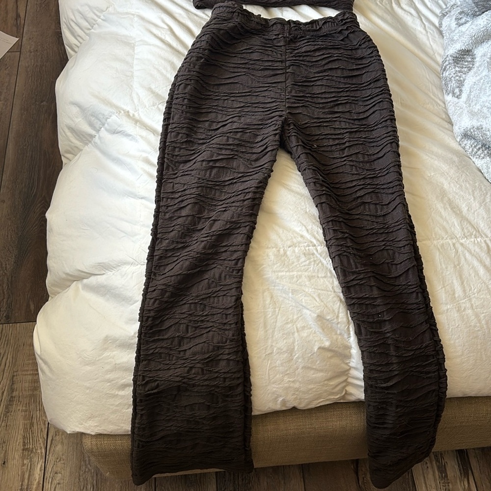 Two piece set - Picture 2 of 3